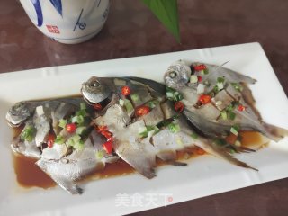 浑蒸鲳鱼的做法步调：13