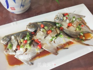 浑蒸鲳鱼的做法步调：12