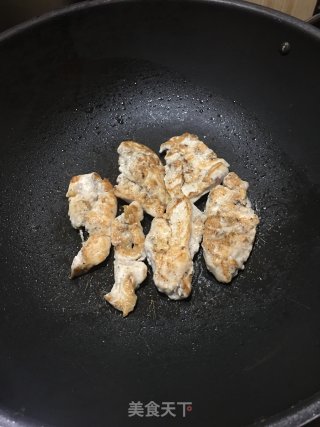喷鼻煎鸡胸肉的做法步调：7
