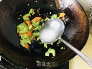 浑炒苦瓜的做法步调：11