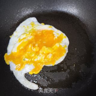 鸡蛋苦苣喷鼻煎吐丝的做法步调：3