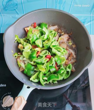 家常辣椒炒肉的做法步调：10
