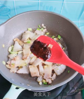 家常辣椒炒肉的做法步调：7