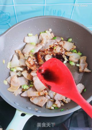 家常辣椒炒肉的做法步调：8