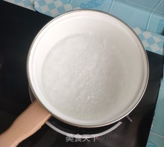 油淋海参豆腐的做法步调：3