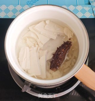油淋海参豆腐的做法步调：4