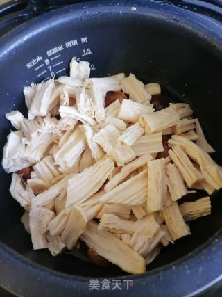 五花肉烧腐竹的做法步调：12