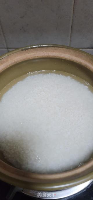 鸽子腊肉煲仔饭的做法步调：5