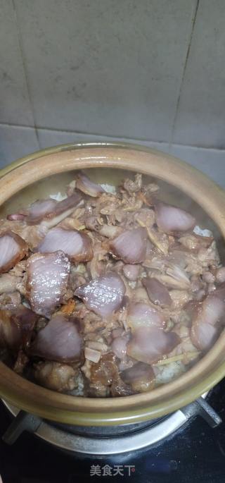 鸽子腊肉煲仔饭的做法步调：10