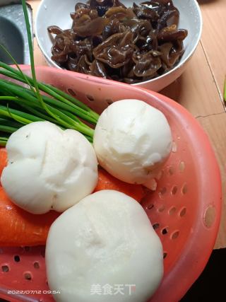 卷筒粉的做法步调：1