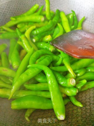 干煸青椒的做法步调：3