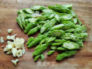 春葵笋片炒回锅肉的做法步调：3