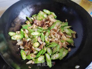 春葵笋片炒回锅肉的做法步调：6
