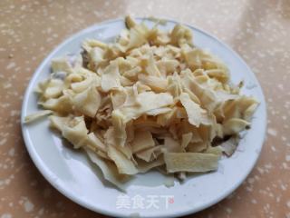 春葵笋片炒回锅肉的做法步调：2