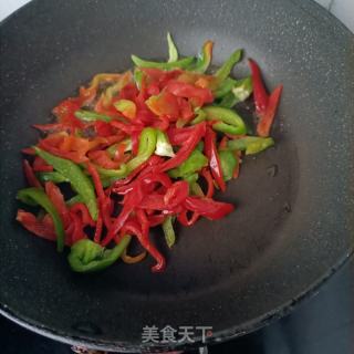 皱皮椒炒花甲的做法步调：5