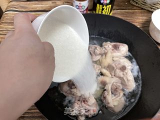 三杯鸡的做法步调：4