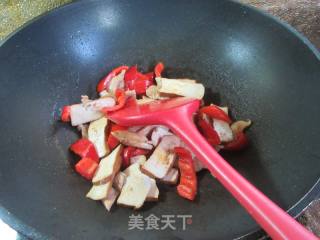 白椒鸡胸肉炒喷鼻干的做法步调：8