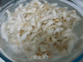 酸辣凉拌里的做法步调：9