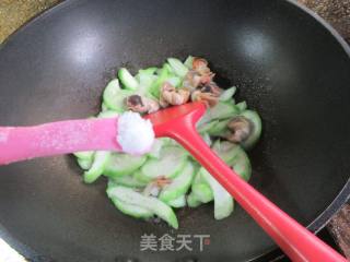 肉螺炒丝瓜的做法步调：6