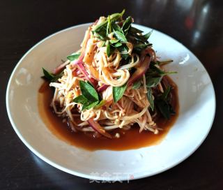 凉拌金针菇洋葱丝的做法步调：9