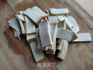春葵豆干炒回锅肉的做法步调：2
