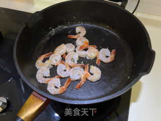 西芹虾仁的做法步调：6