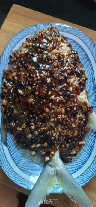 豉汁蒸鲳鱼的做法步调：5