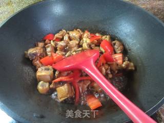 白椒牛蛙鸡的做法步调：9