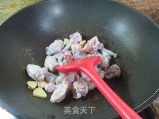 白椒牛蛙鸡的做法步调：5