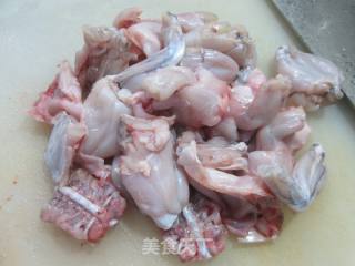 白椒牛蛙鸡的做法步调：3