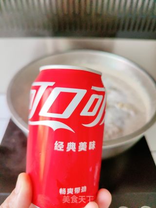 可乐排骨的做法步调：4