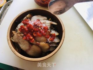 茶树菇蒸腊肉的做法步调：4