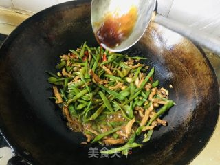 刀豆炒肉丝的做法步调：13