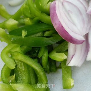 蚝油拌洋葱的做法步调：4