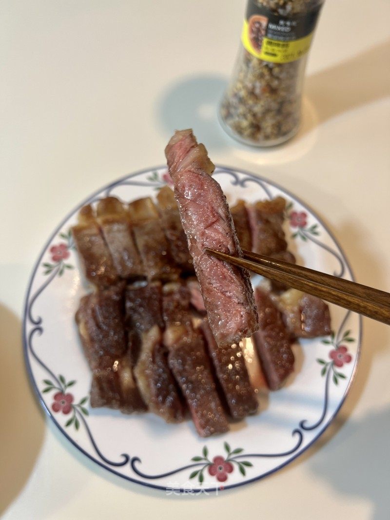 煎牛排的做法
