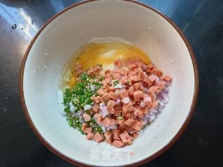 洋葱鸡蛋饼的做法步调：2