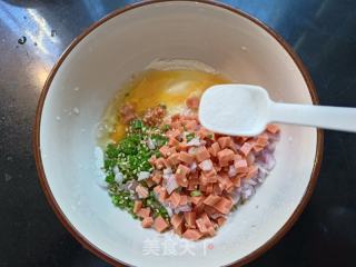 洋葱鸡蛋饼的做法步调：3