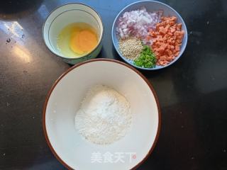 洋葱鸡蛋饼的做法步调：1