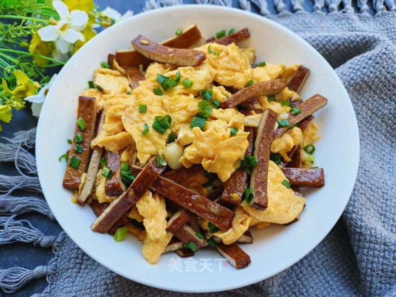 喷鼻干炒鸡蛋的做法