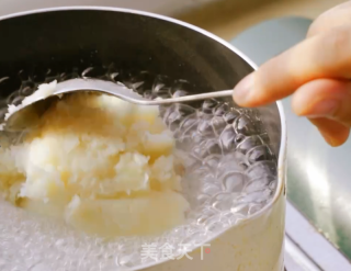 山药牛奶羹的做法步调：3