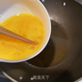 丝瓜炒鸡蛋的做法步调：3