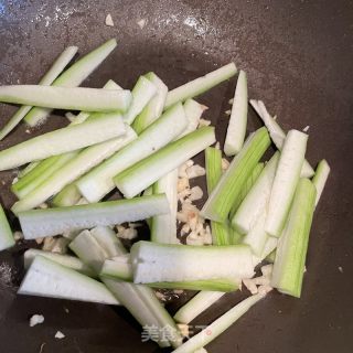 丝瓜炒鸡蛋的做法步调：5