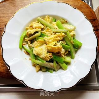 丝瓜炒鸡蛋的做法步调：10