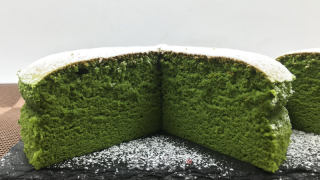 抹茶古早蛋糕，心感云朵般细致，抹茶味清爽而共同。的做法步调：24