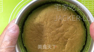 抹茶古早蛋糕，心感云朵般细致，抹茶味清爽而共同。的做法步调：20