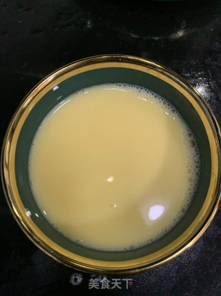 下颜值又甘旨老滑的蟹膏蒸鸡蛋的做法步调：3