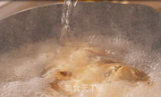 鱼头豆腐汤的做法步调：4