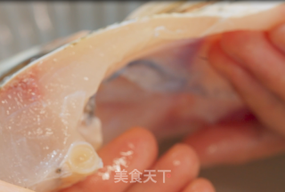 鱼头豆腐汤的做法步调：2