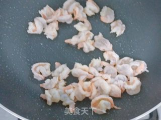 菠萝虾球的做法步调：7