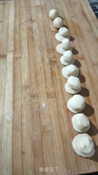 蛋黄酥的做法步调：7